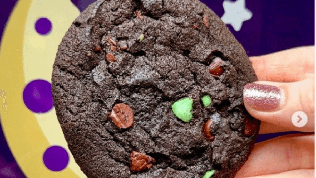 Free classic cookie at Insomnia Cookies on December 4